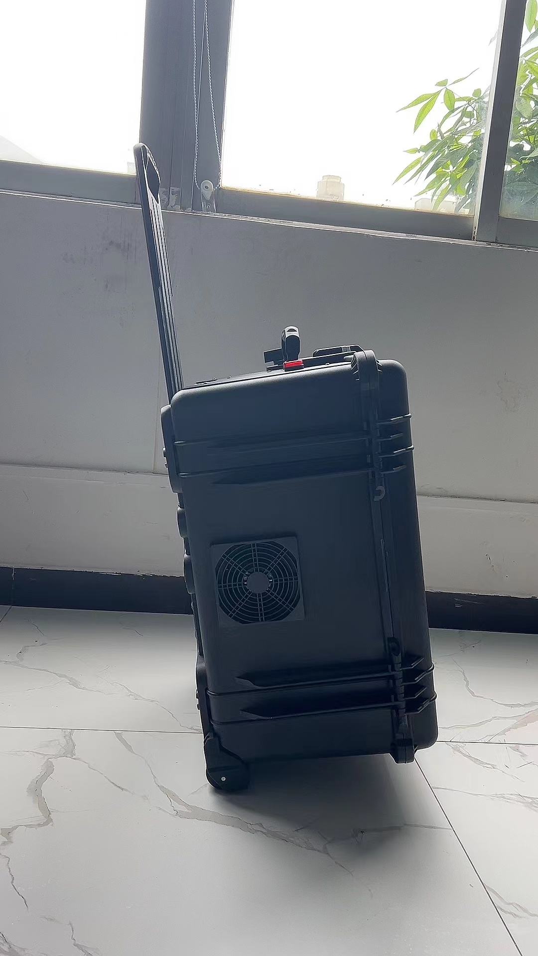 泽普手拉箱型移动通信干扰器
